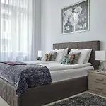 7Seasons Central Suites